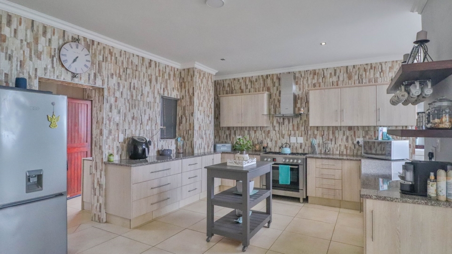 5 Bedroom Property for Sale in Dana Bay Western Cape